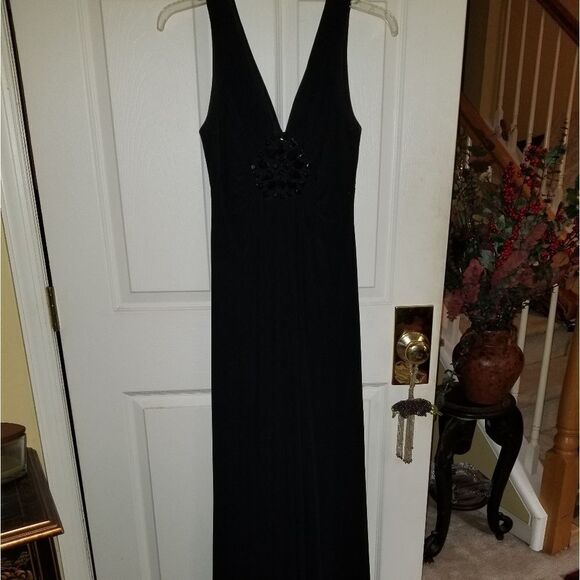 JERSEY KNIT MAXI DRESS W/ JET BEADED EMBELLISHMENT - Picture 3 of 7